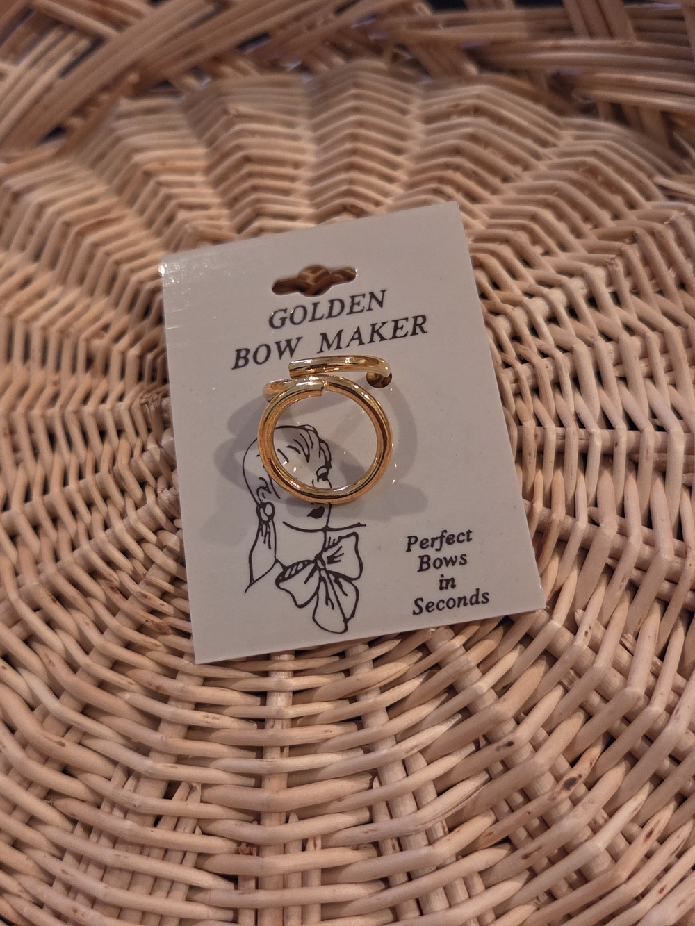Golden Bow Maker